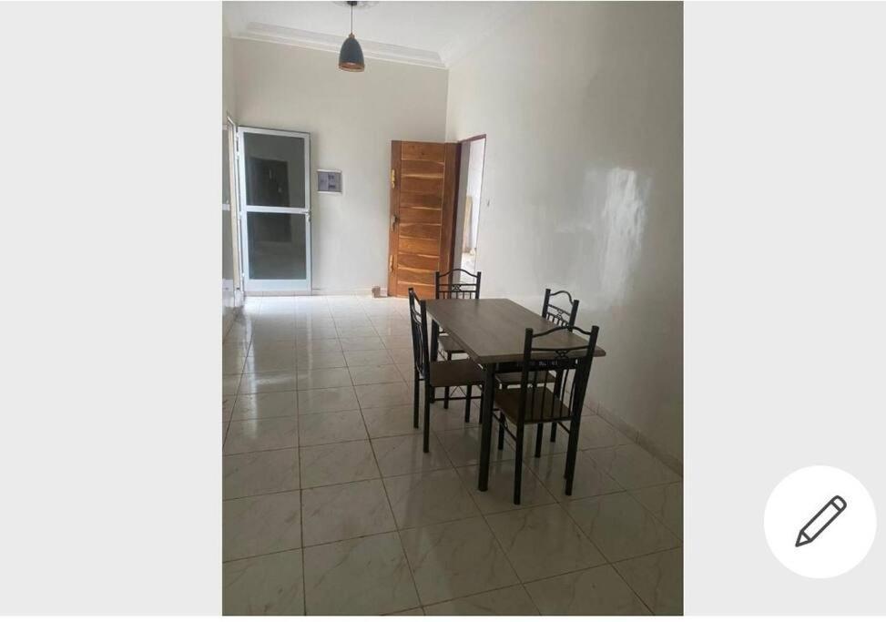 Studio Meuble Diass Экстерьер фото